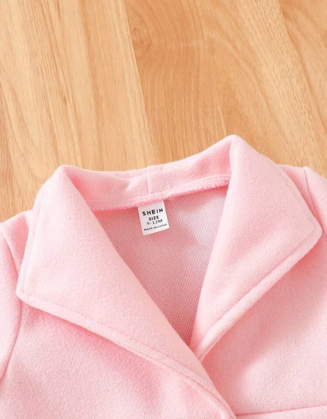 Abrigo, tapado rosa con detalle peludita en la maga🎀 2604