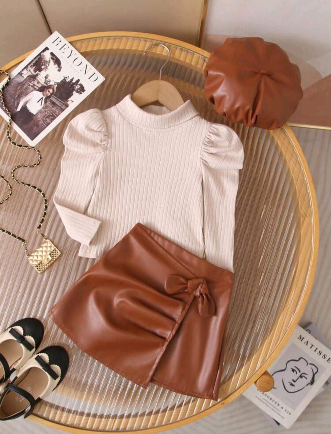 Conjunto 3pcs, falda, mangas largas y boina marron✨ 2599