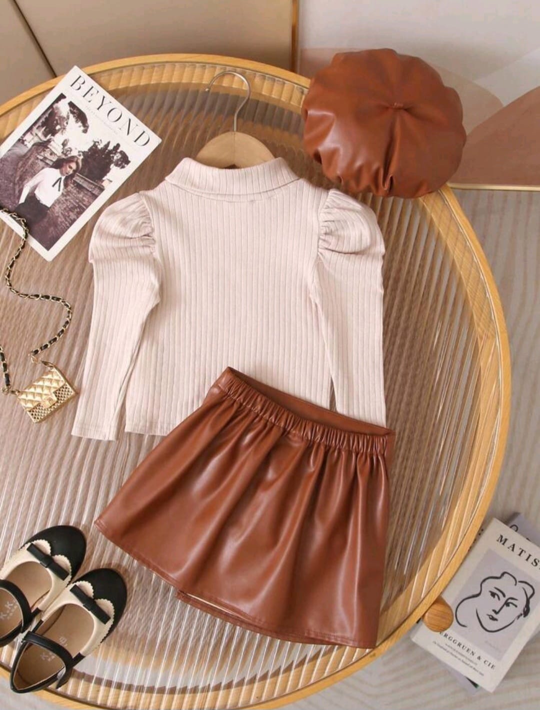 Conjunto 3pcs, falda, mangas largas y boina marron✨ 2599