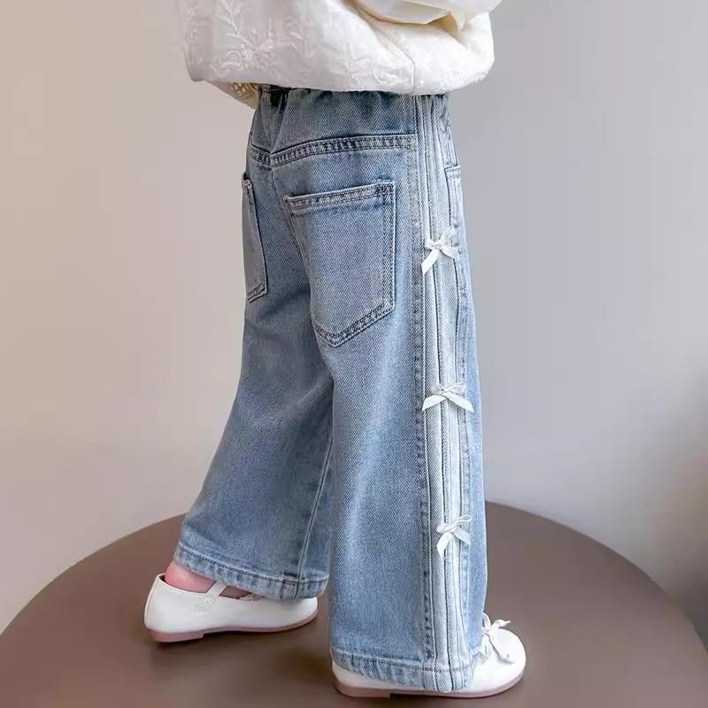 Pantalón jeans patas anchas con detalle de Moñitos en los costados✨ 2587