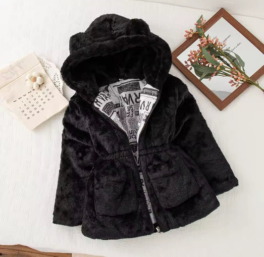 Abrigo de felpa negro con capucha, osito, inv 2623