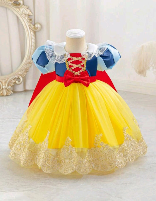 Vestido de blanca nieves con capa ❤️ 3429