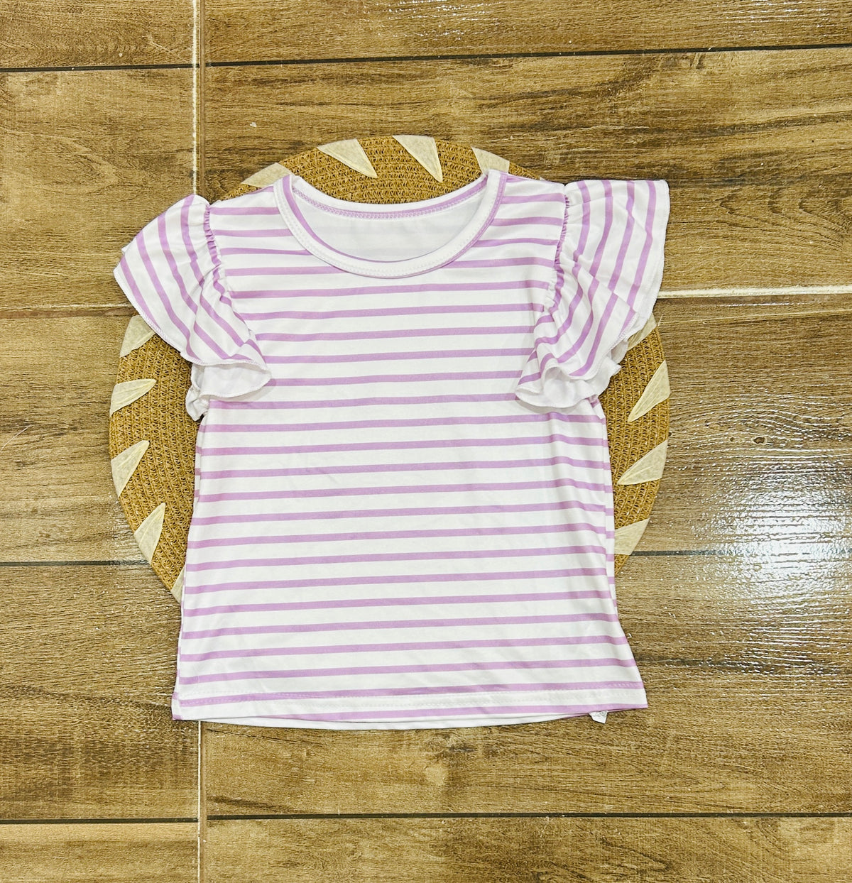 Remera, blusa, mangas cortas, lila con blanco 💜🤍3395