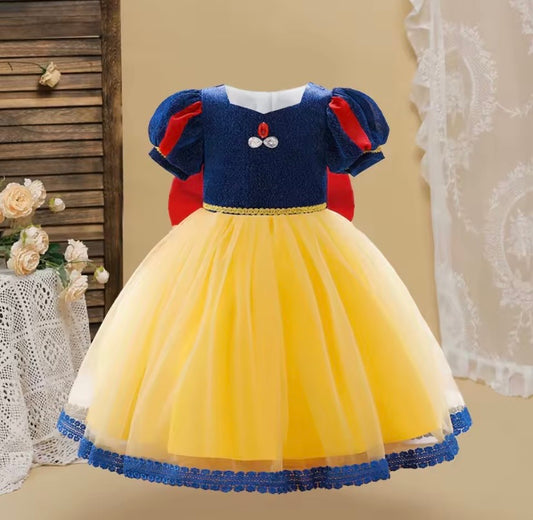 Vestido Blanca Nieves elegante con moño atrás 👑💛✨ 3503