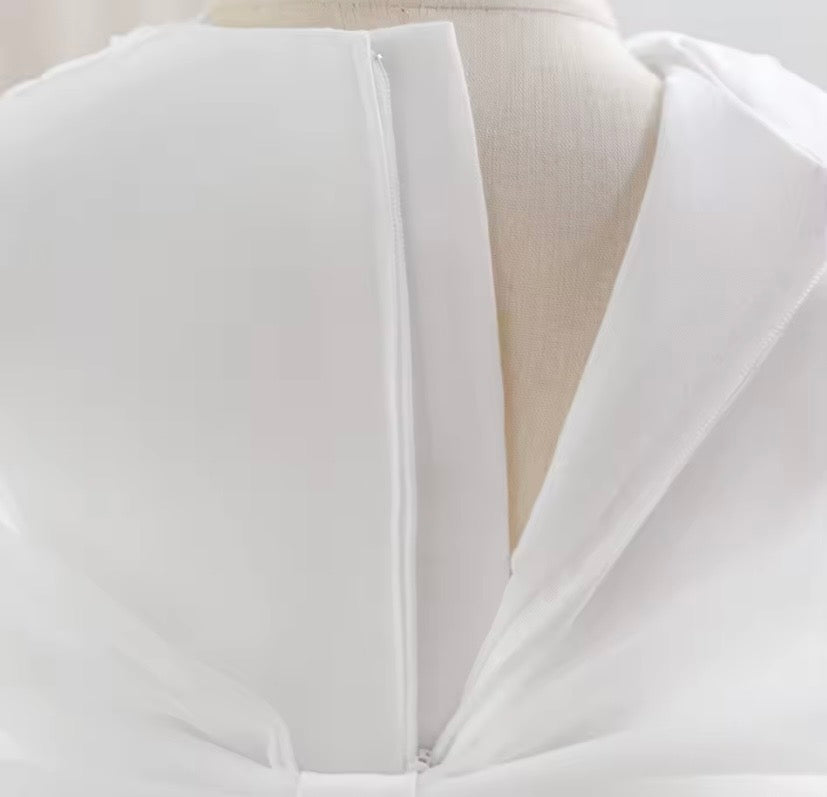 Vestido blanco con cola larga, flores, moño, bautismo, cortejo 🤍 2049BL