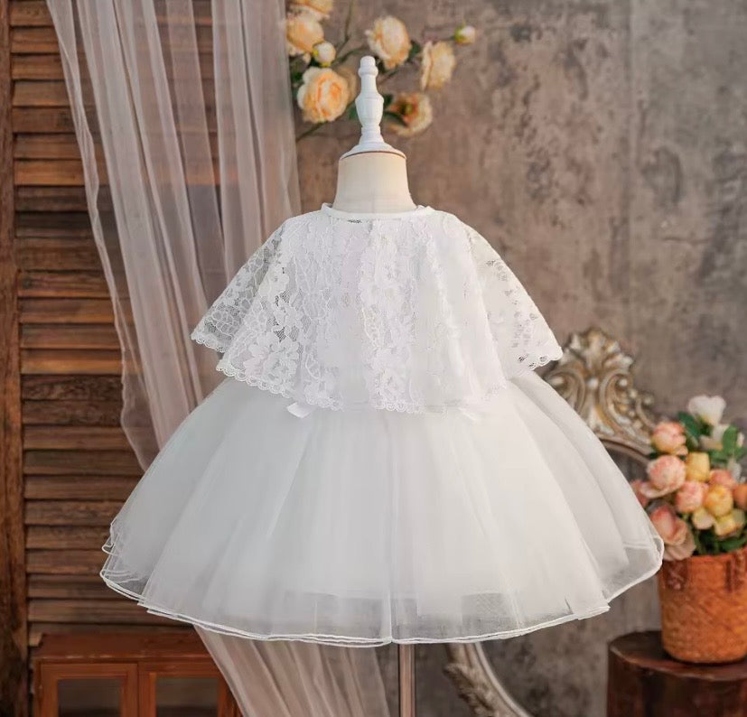 Vestido blanco de tull, con capita, bautismo, cortejo 🤍 3507