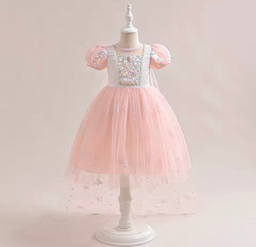 Vestido rosa frozen, con capa larga, manga princesa ❄️🩷 3515