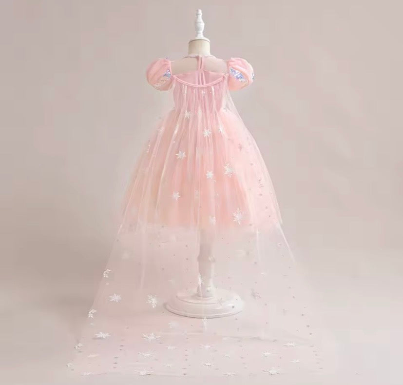 Vestido rosa frozen, con capa larga, manga princesa ❄️🩷 3515