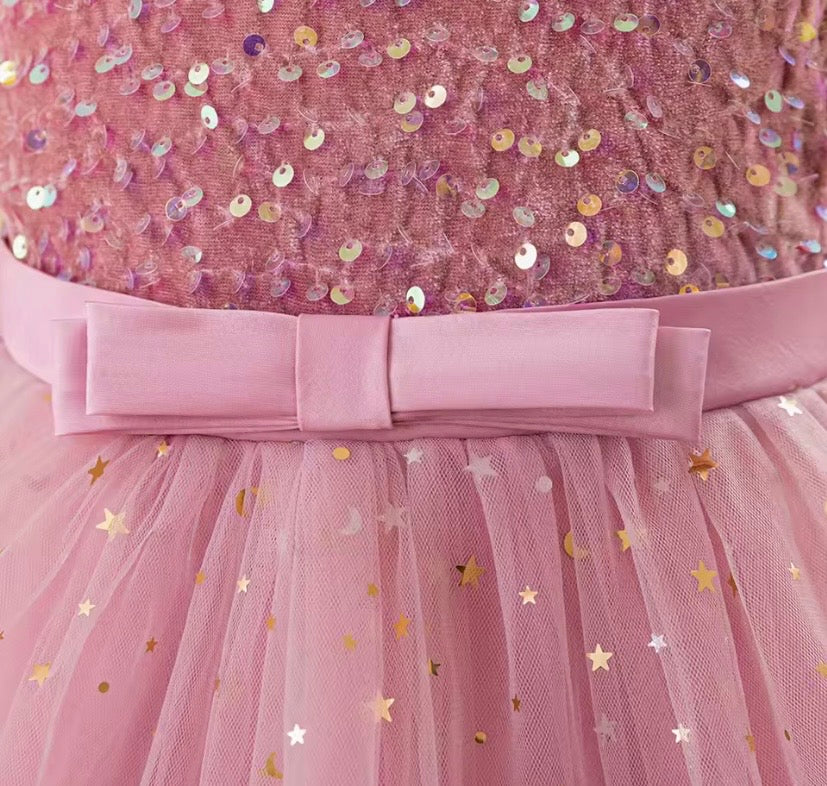 Vestido rosa vieja con brillos, cola larga 💖 3518RV