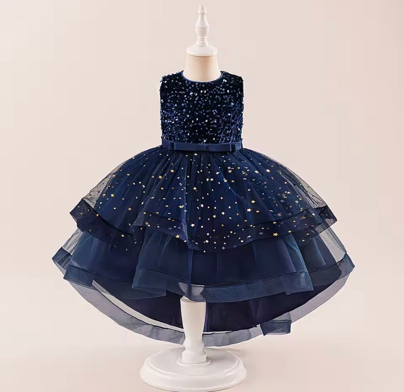 Vestido azul marino con brillos, cola larga 💙✨ 3518AM