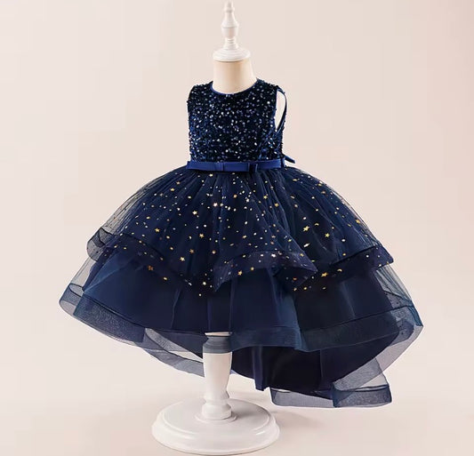 Vestido azul marino con brillos, cola larga 💙✨ 3518AM