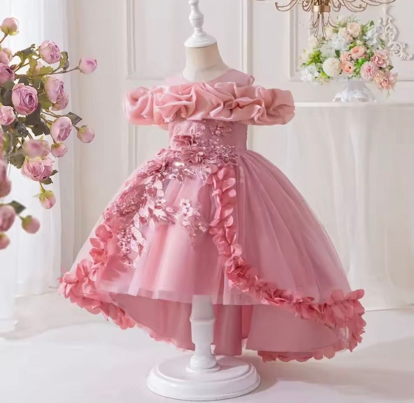 Vestido rosa vieja con brillos, manga caída con cola larga, flores 🩷✨ 3519RV