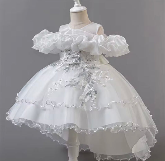 Vestido blanco con cola larga, brillos, detalles bordados, bautismo, cortejo 🤍✨ 2032BL