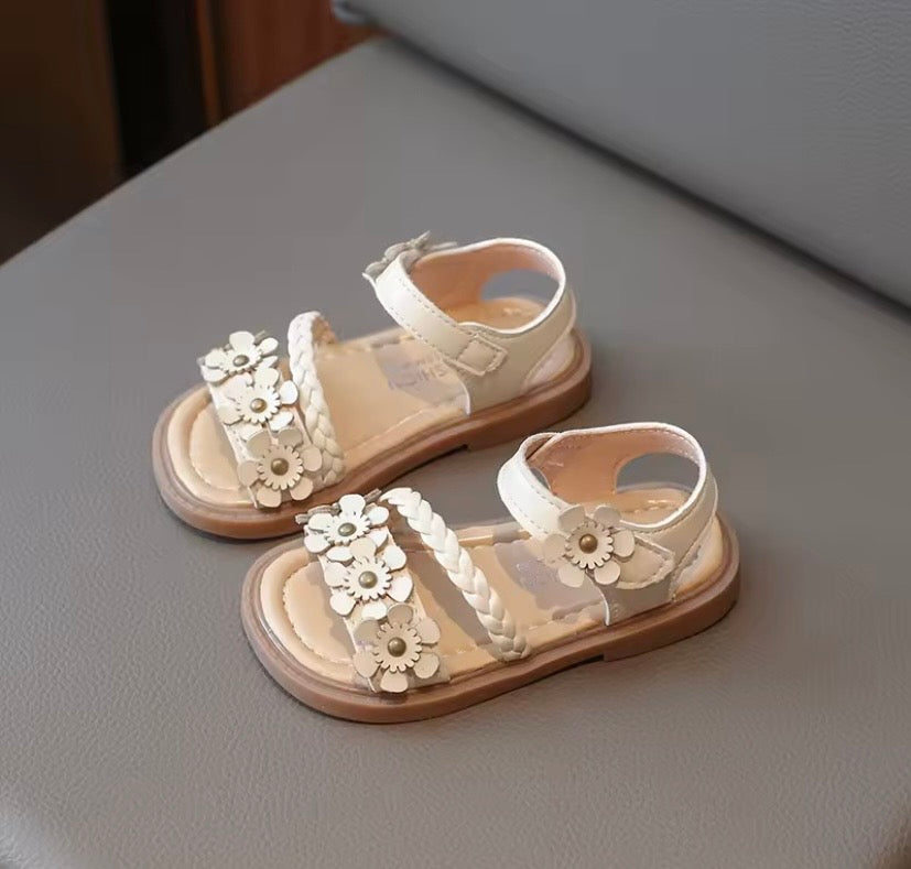 Sandalia beige, flores 🌼 Z003B