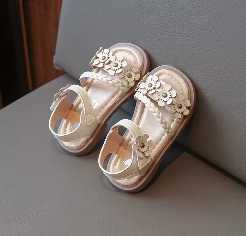 Sandalia beige, flores 🌼 Z003B