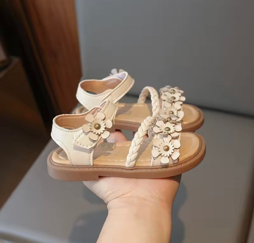 Sandalia beige, flores 🌼 Z003B