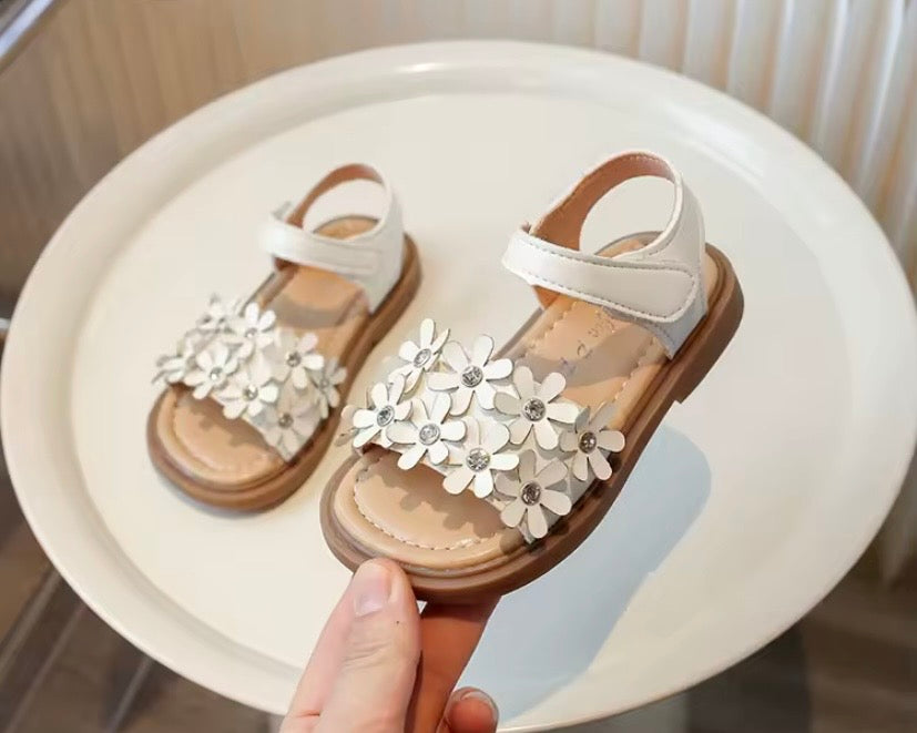 Sandalia blanca, flores 🌼 001BL
