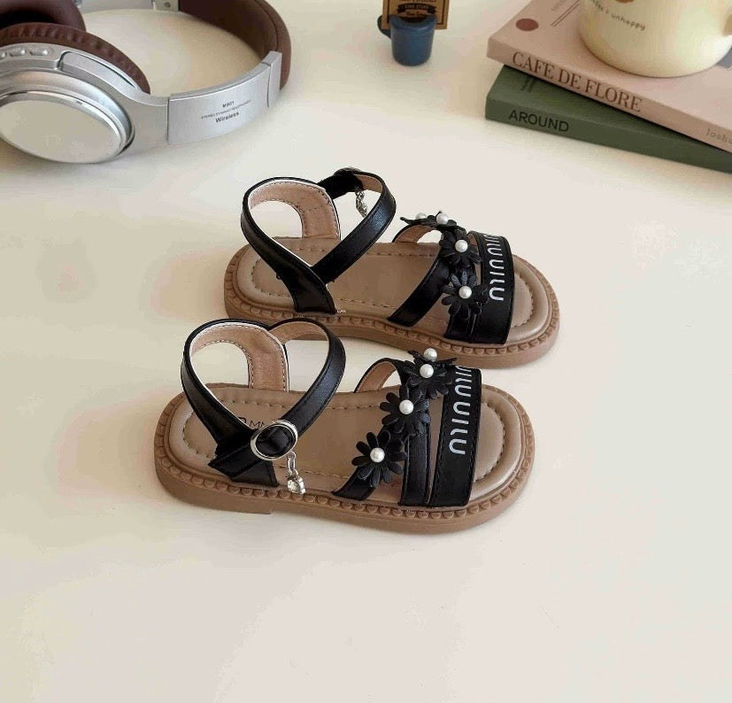 Sandalia negra con flores 🌼🖤 Z005N