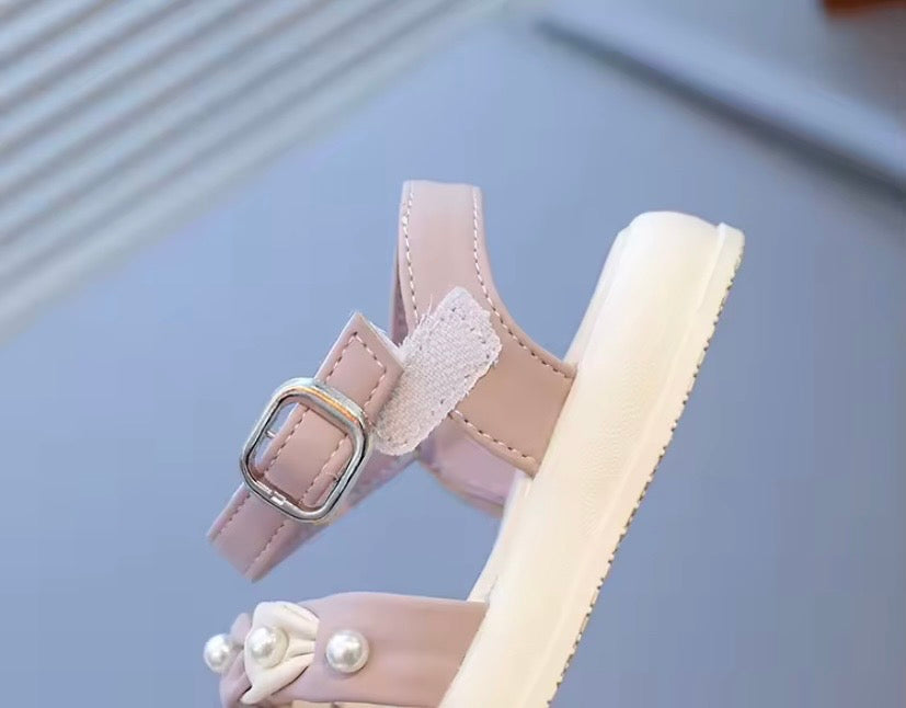 Sandalia beige con lila, con perlas ✨ 006L