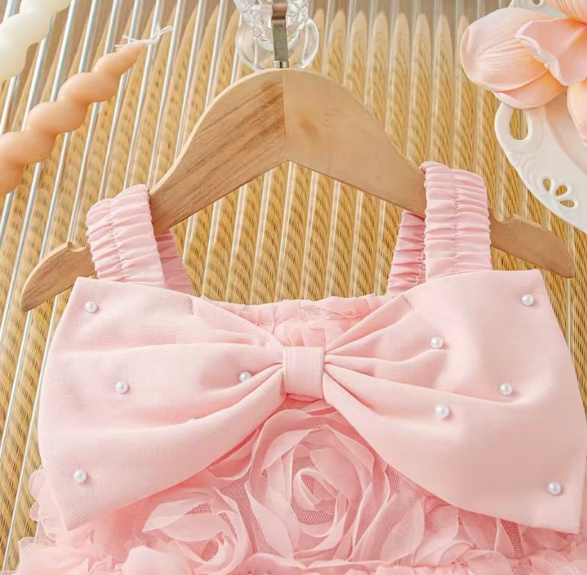 Vestido rosa, moños, perlas, flores 🎀🩷🌸 3611