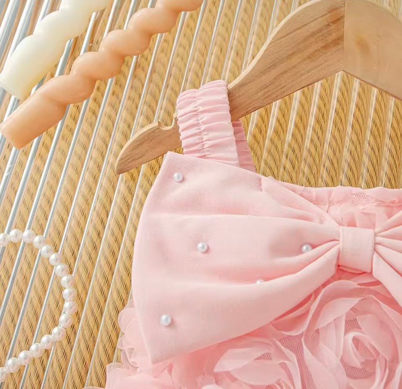 Vestido rosa, moños, perlas, flores 🎀🩷🌸 3611