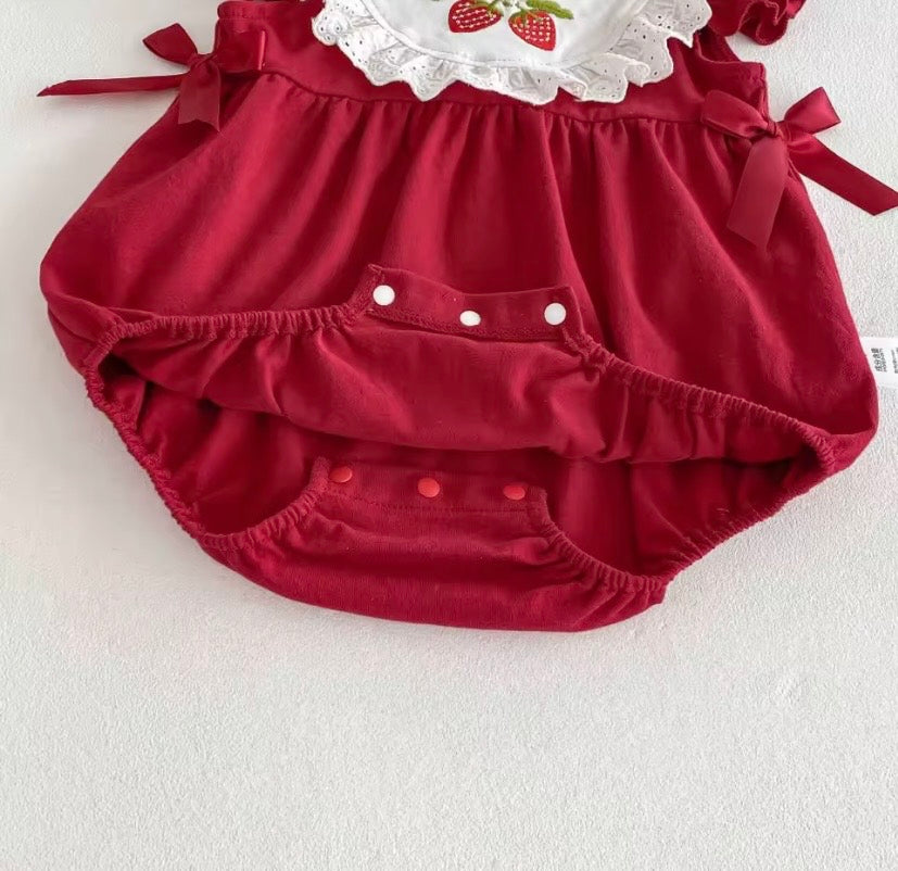 Vestibody, body roja con detalles de frutilla, frutillita 🍓❤️ 3617
