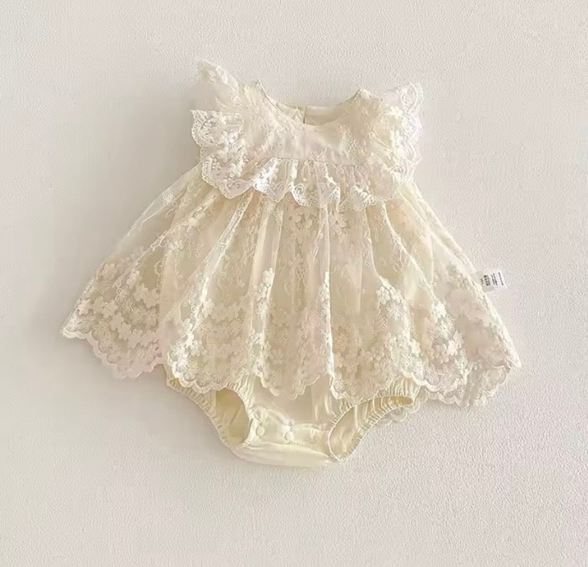 Vestibody beige, encaje, moño 🤎 3625
