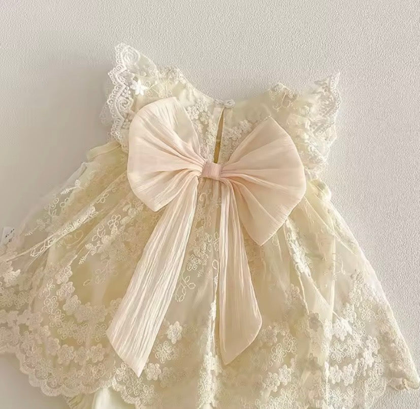 Vestibody beige, encaje, moño 🤎 3625