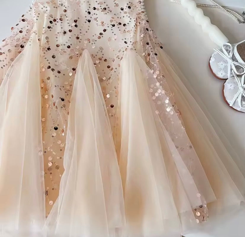 Vestido dorado con brillos ✨  3652