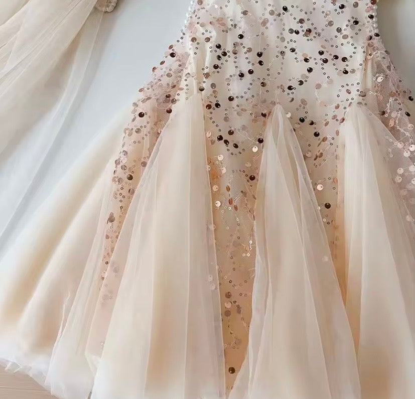 Vestido dorado con brillos ✨  3652