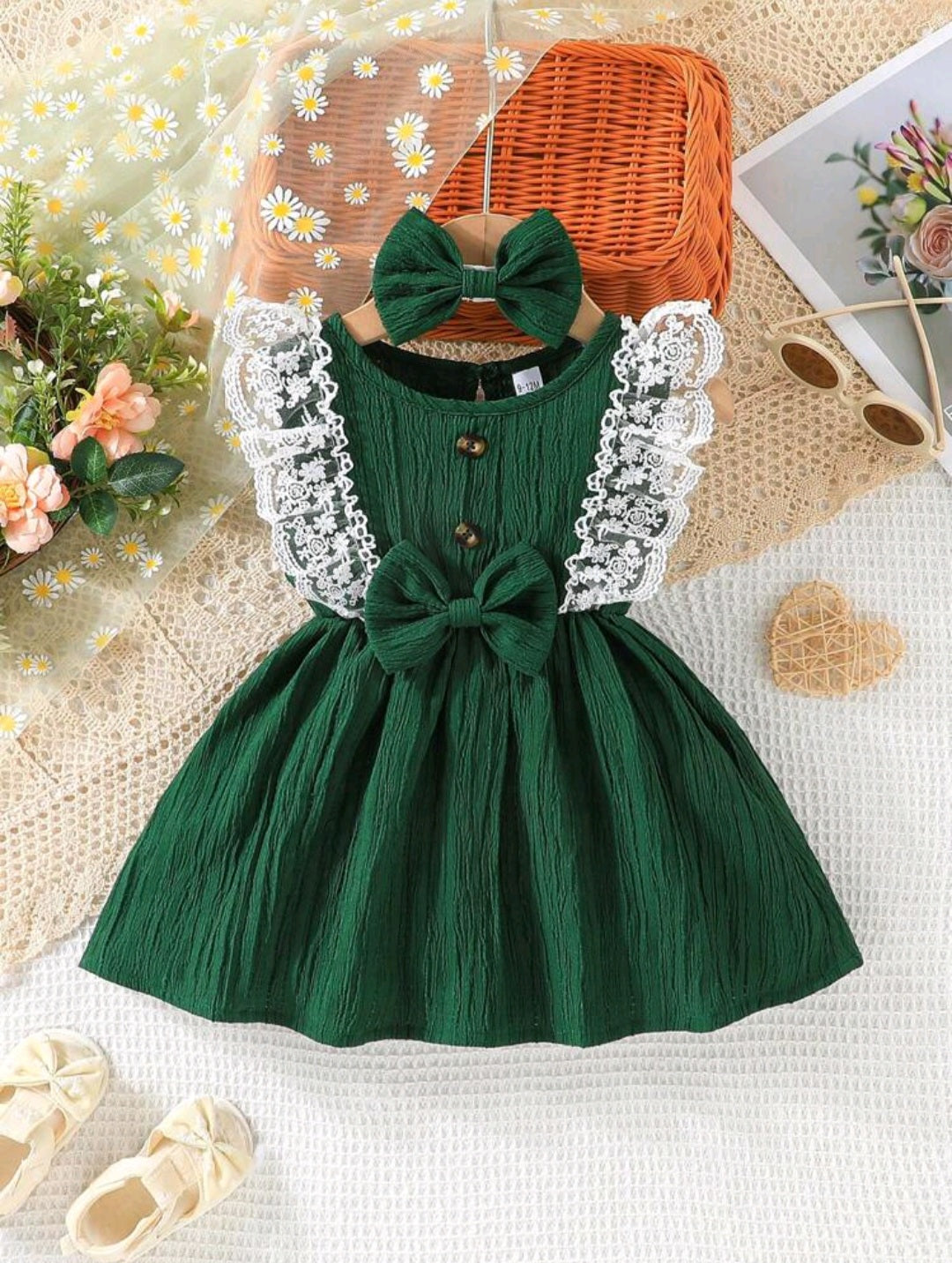 Vestido Verde oscuro más vincha y detalles blancos