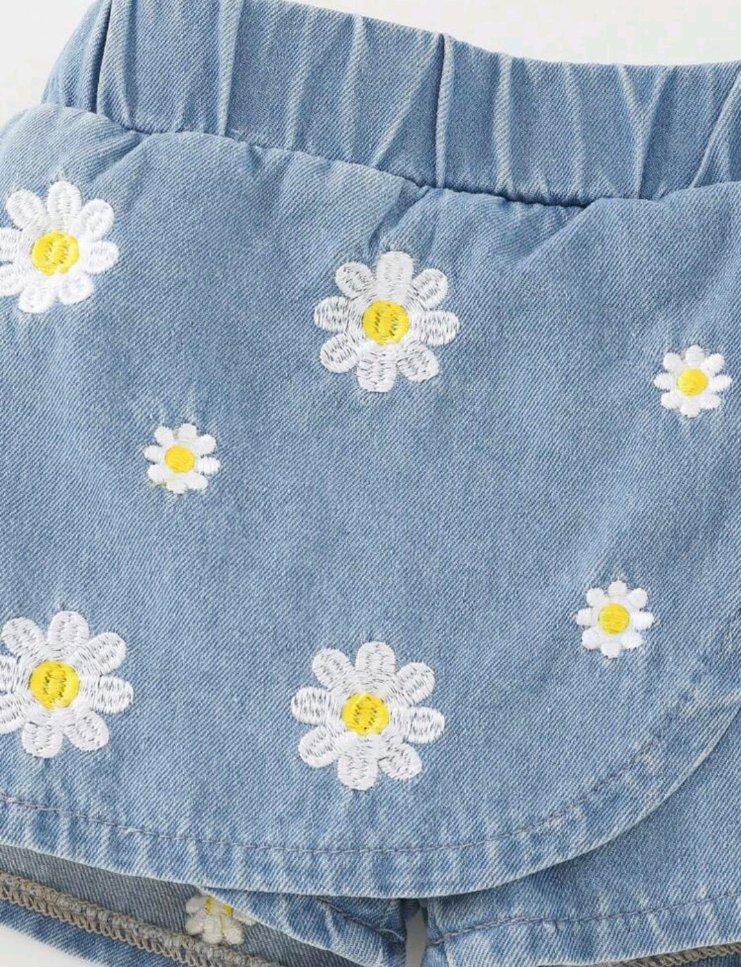Short pollera, jeans, margaritas🌸1079