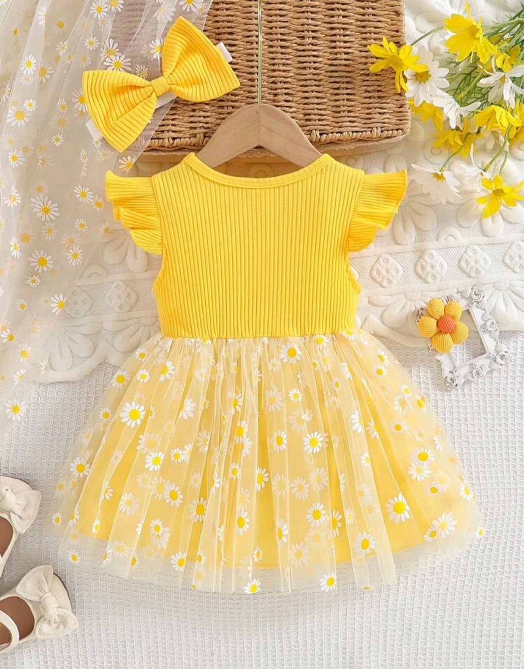 Vestido Amarillo de margaritas más vincha🌼 abejita🐝1075