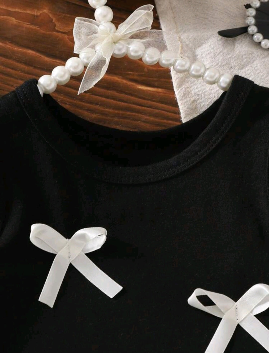 Blusa negra con moñitos blancos🖤🎀 1169
