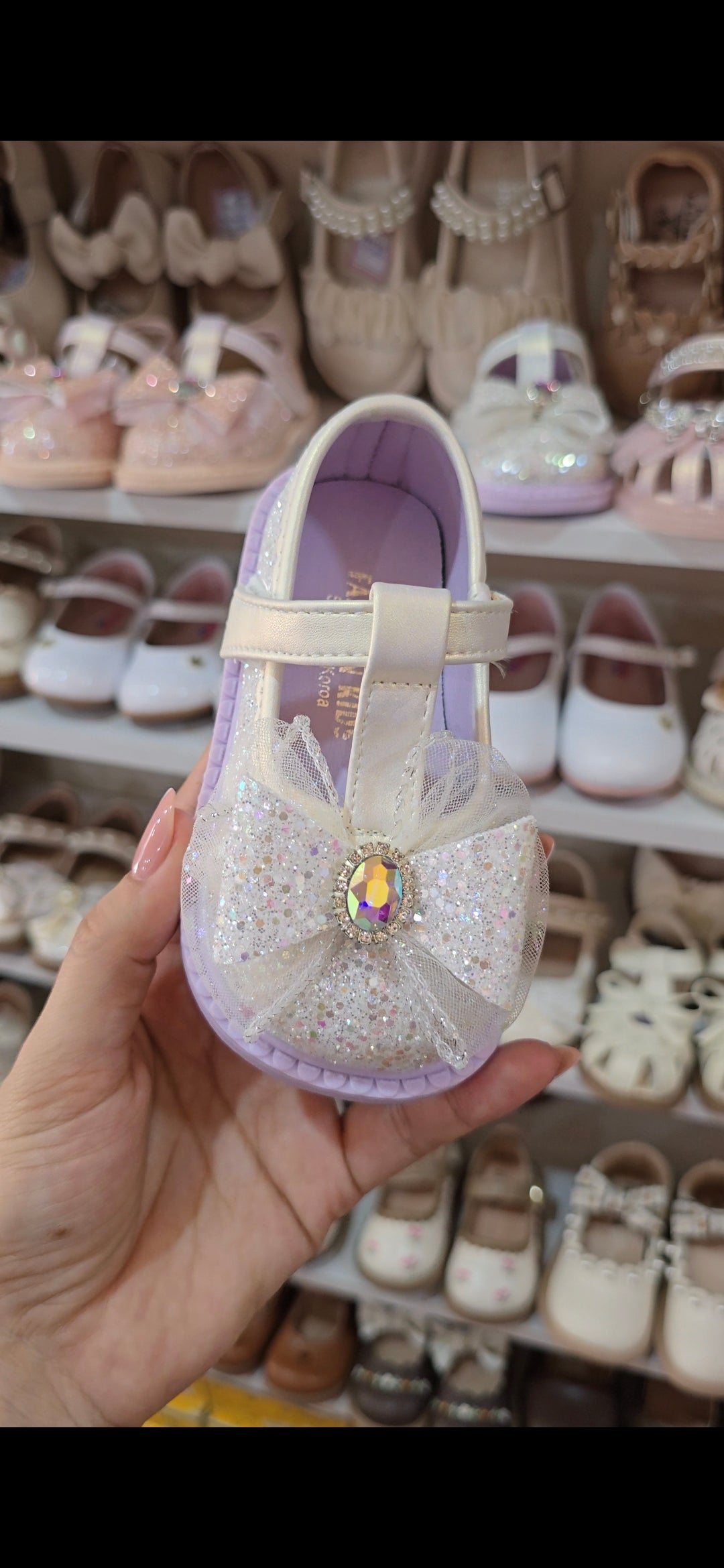 Zapatito lila con brillos y moño💟 25036