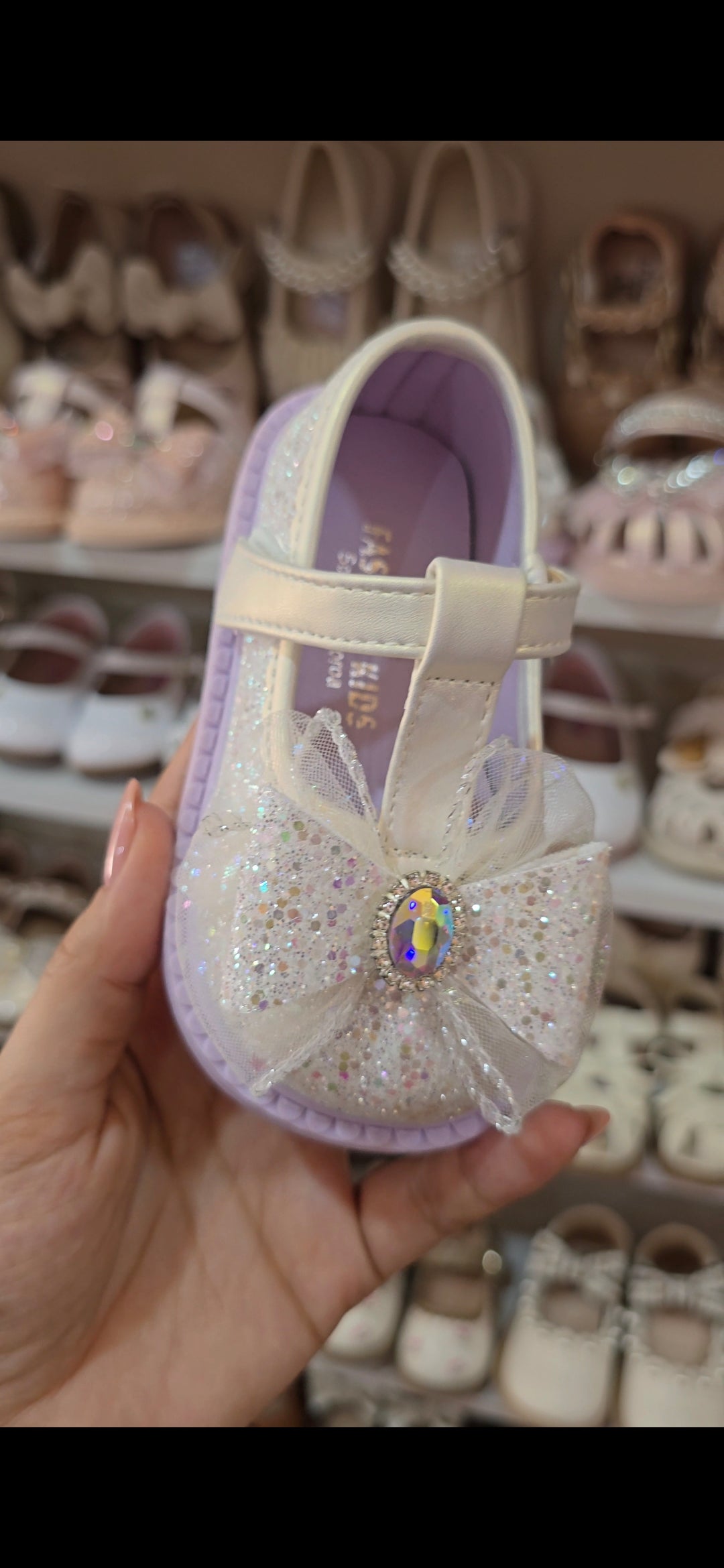 Zapatito lila con brillos y moño💟 25036
