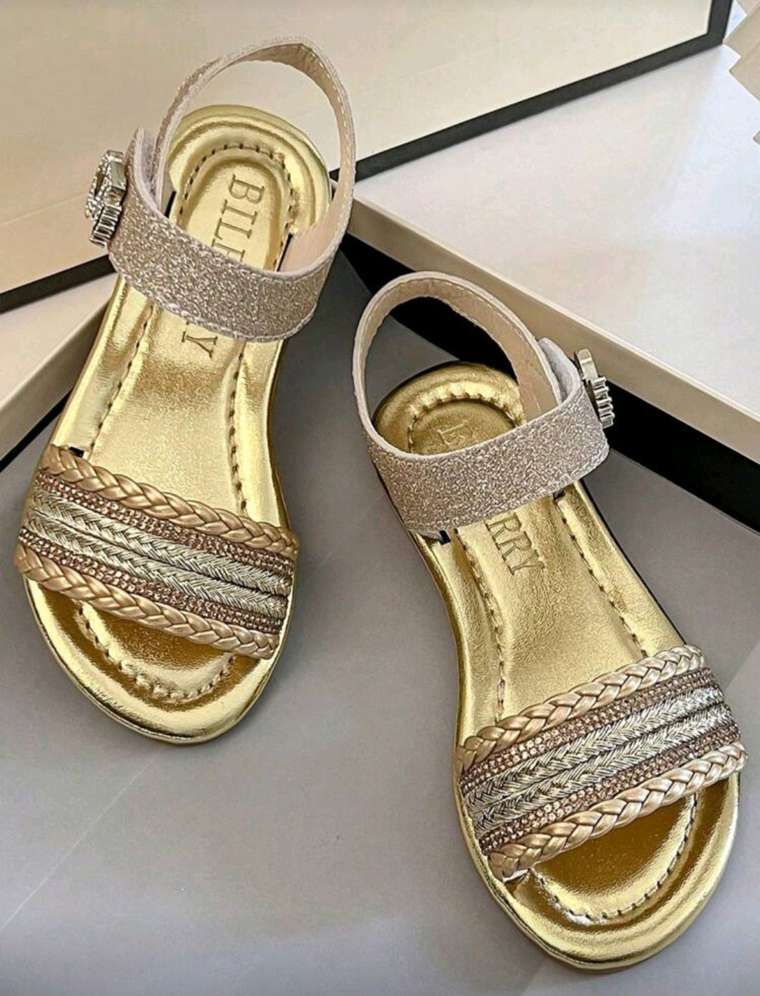 Sandalia, calzado dorado🌟✨1562