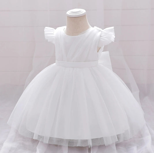 Vestido Blanco con manguita de tull🤍 2015