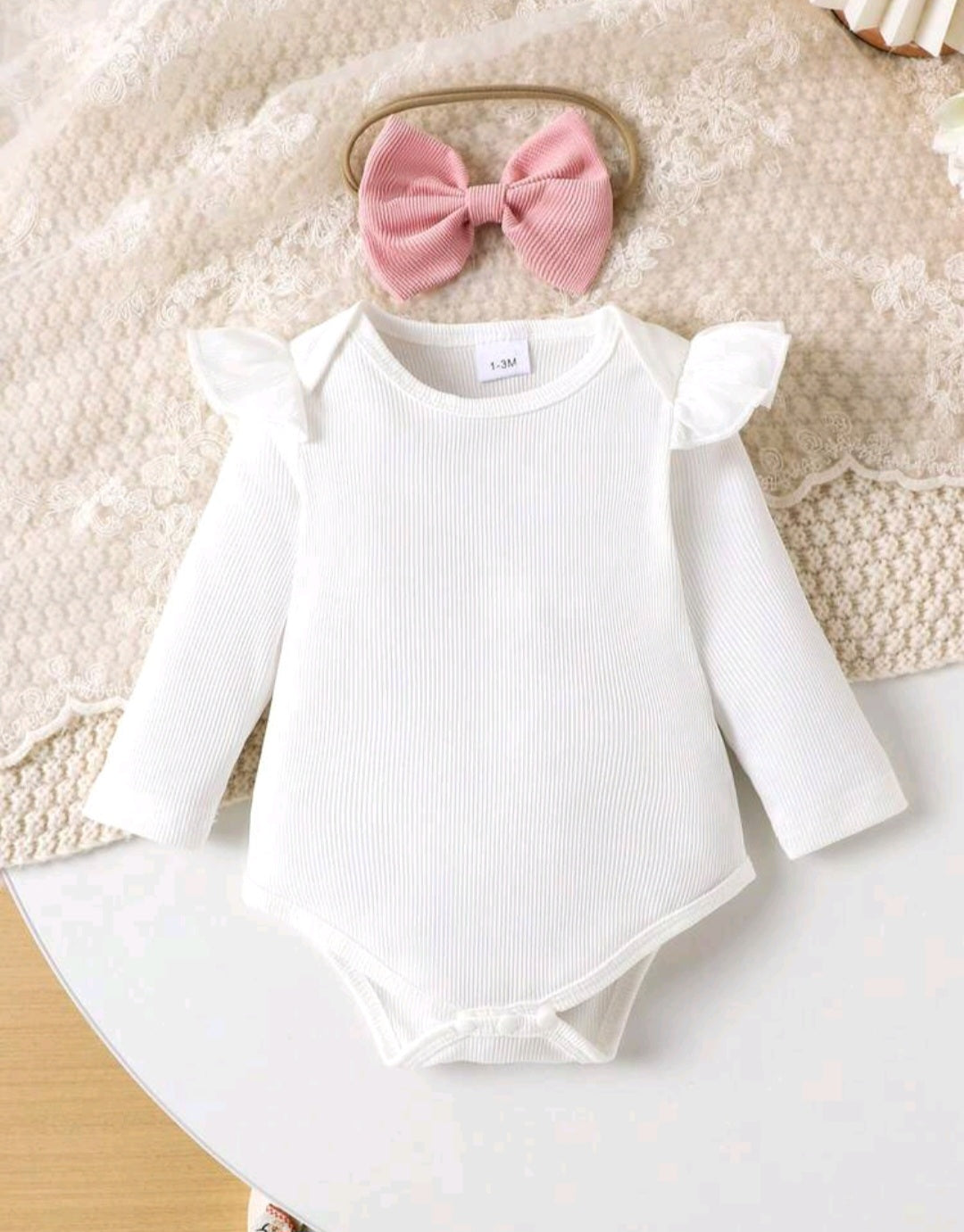Conjunto 3pcs rosa, vinchita, Jardinera más body, moño, Moñitos, inv 3004