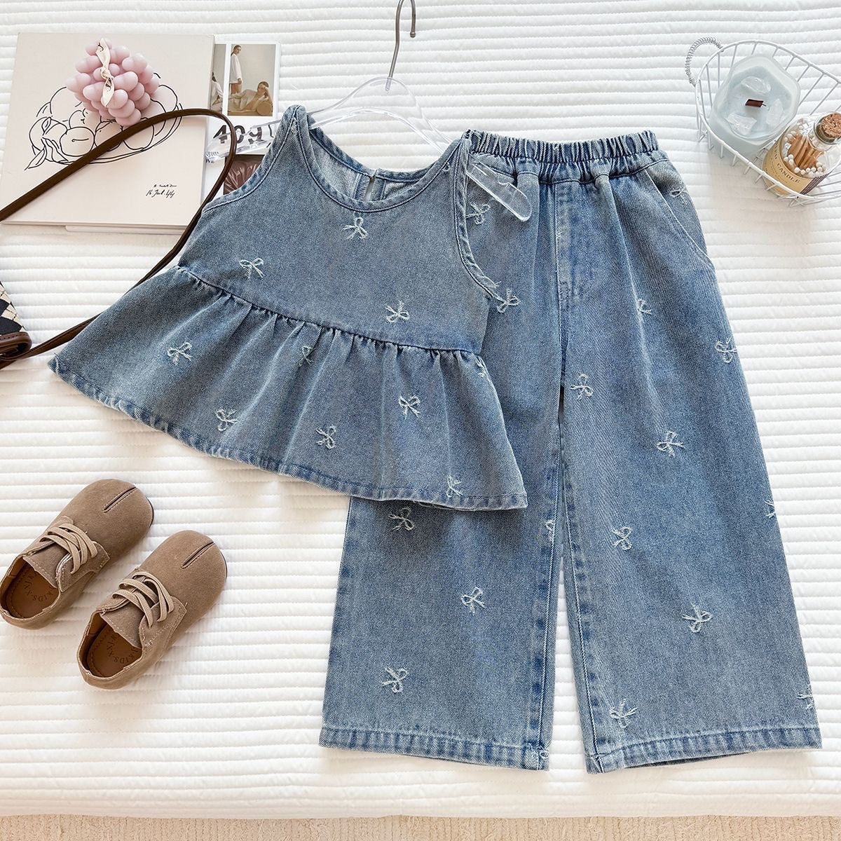 Conjunto blusa más pantalón de jeans con moñitos 🎀 3680