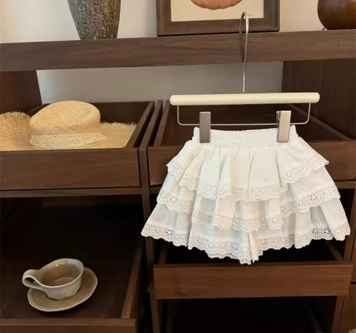 Conjunto blusita roja más short pollera beige ❤️ 3675