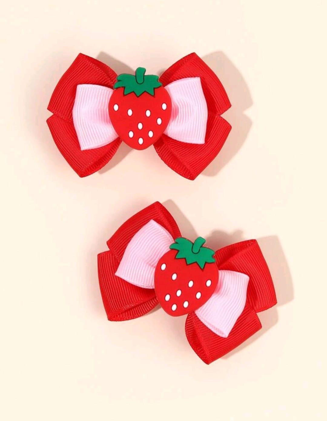 Hebillas, hebillitas rojas, frutilla, frutillita, moño ❤️🍓 3436