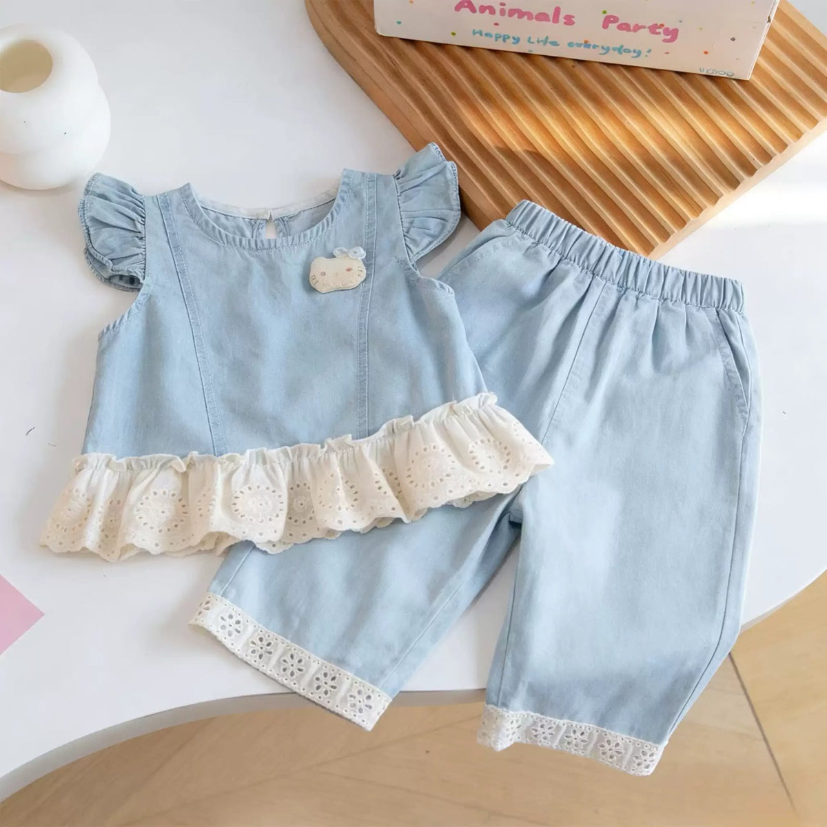 Conjunto blusa más pantalón celeste, hello kitty 🩵 3659